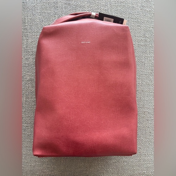 Matt & Nat Bremen Vegan Leather Backpack Heirloom Red – Brand New Sealed - Picture 8 of 13